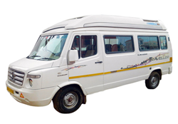 17-seater-force-traveller