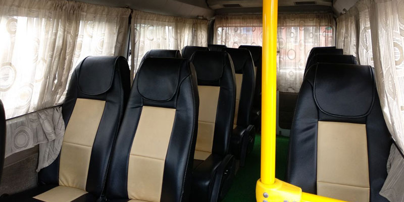 13-seater-tempo-traveller