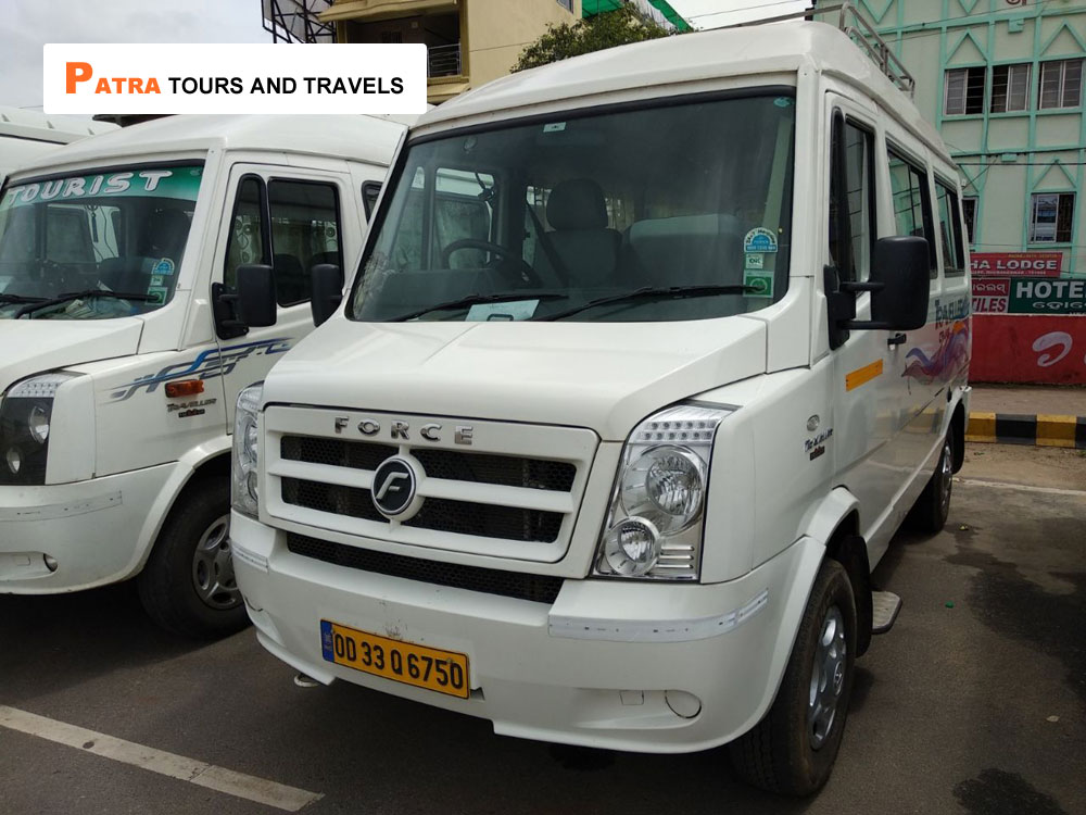 Tempo Traveller in Puri