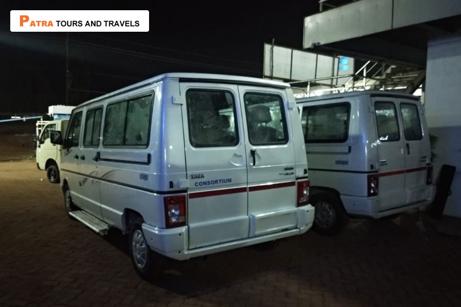 tata 9 seater van