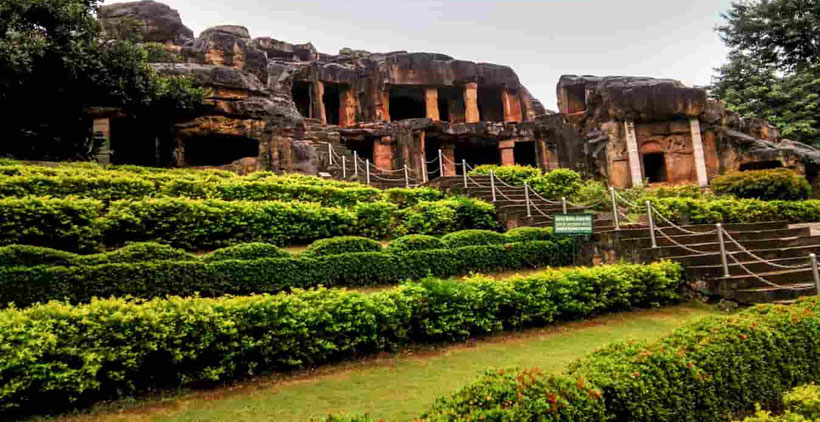 tourist places near bhubaneswar railway station