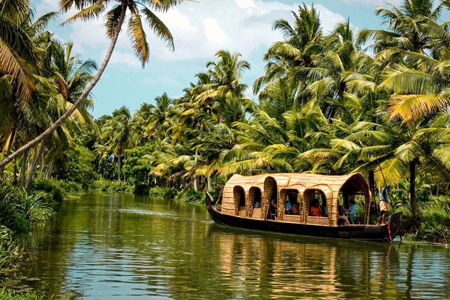 munnar-thekkady-alleppey-tour-package-4-nights-5-days